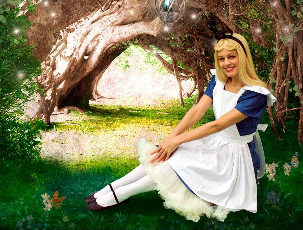 Brilliant Birthdays Alice in Wonderland party entertainer