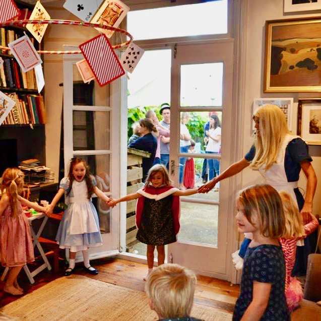Brilliant Birthdays Alice in Wonderland party entertainer